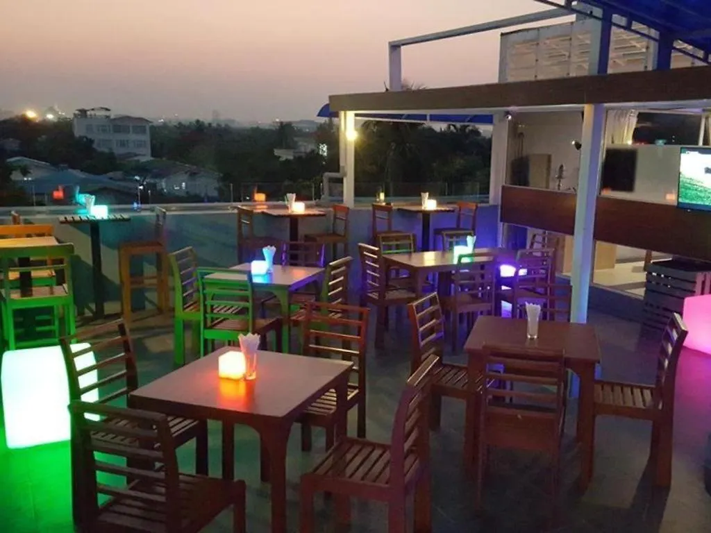 יאנגון Asian Smile Hotel