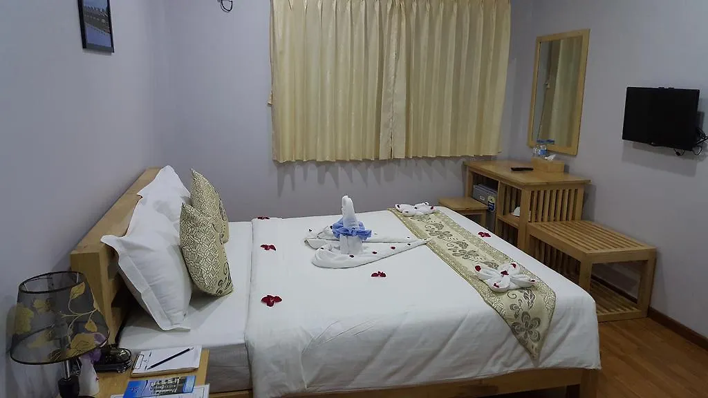 יאנגון Asian Smile Hotel