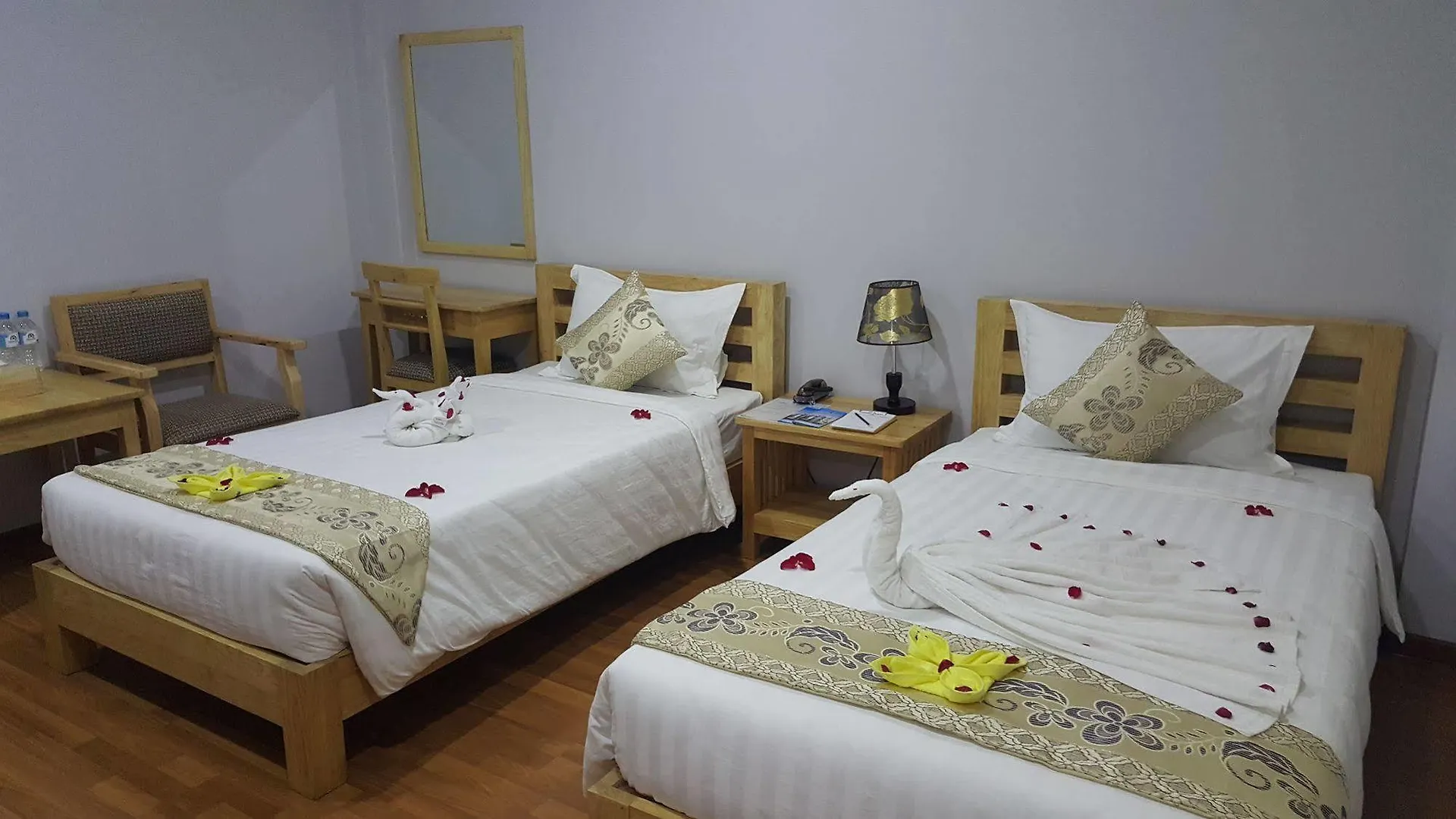 יאנגון Asian Smile Hotel